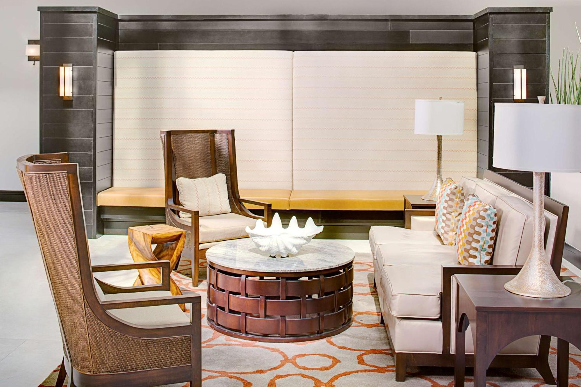 Embassy By Hilton Destin Miramar Hotel 3*
