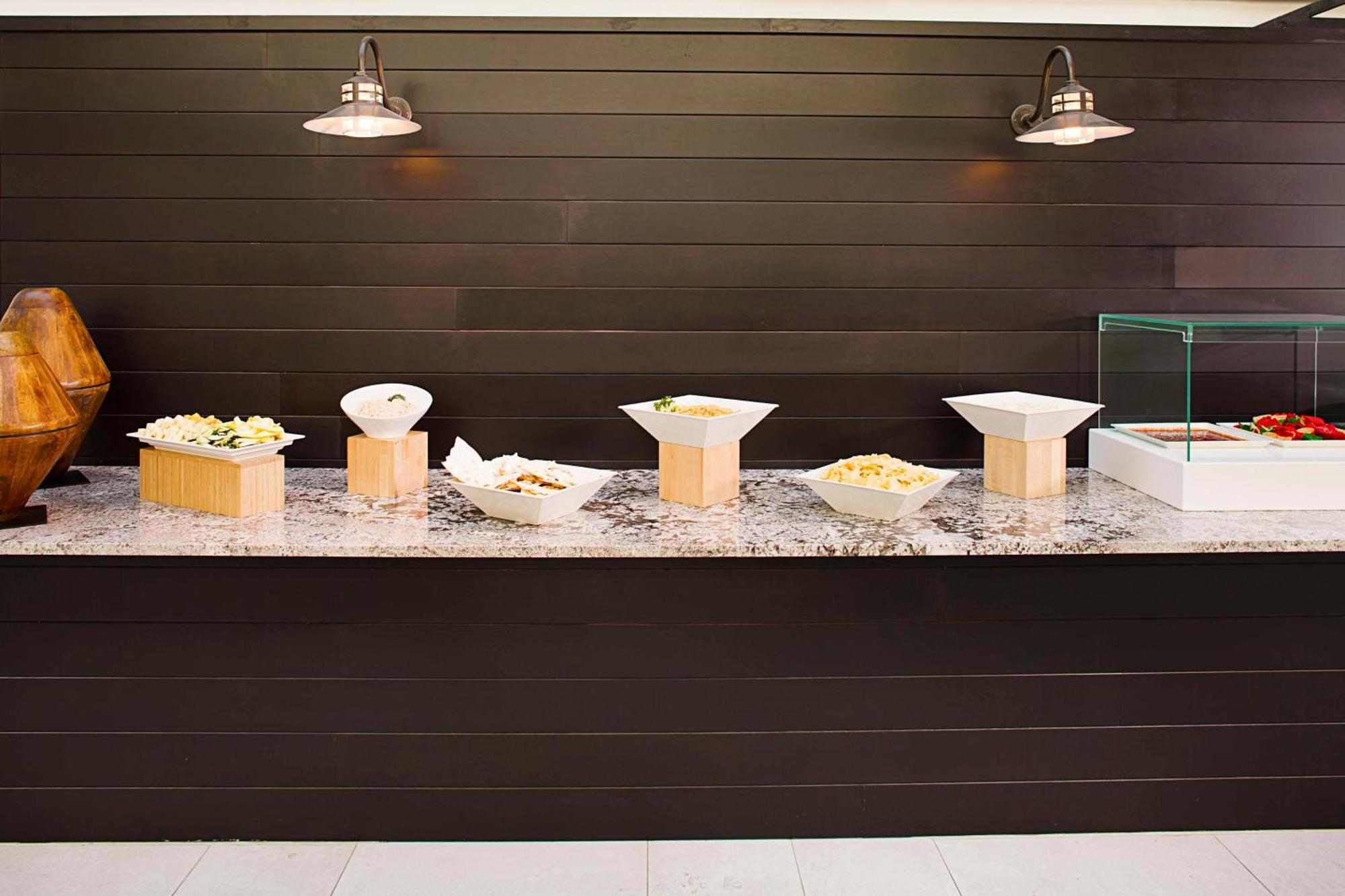 Hotel Embassy By Hilton Destin Miramar 3*